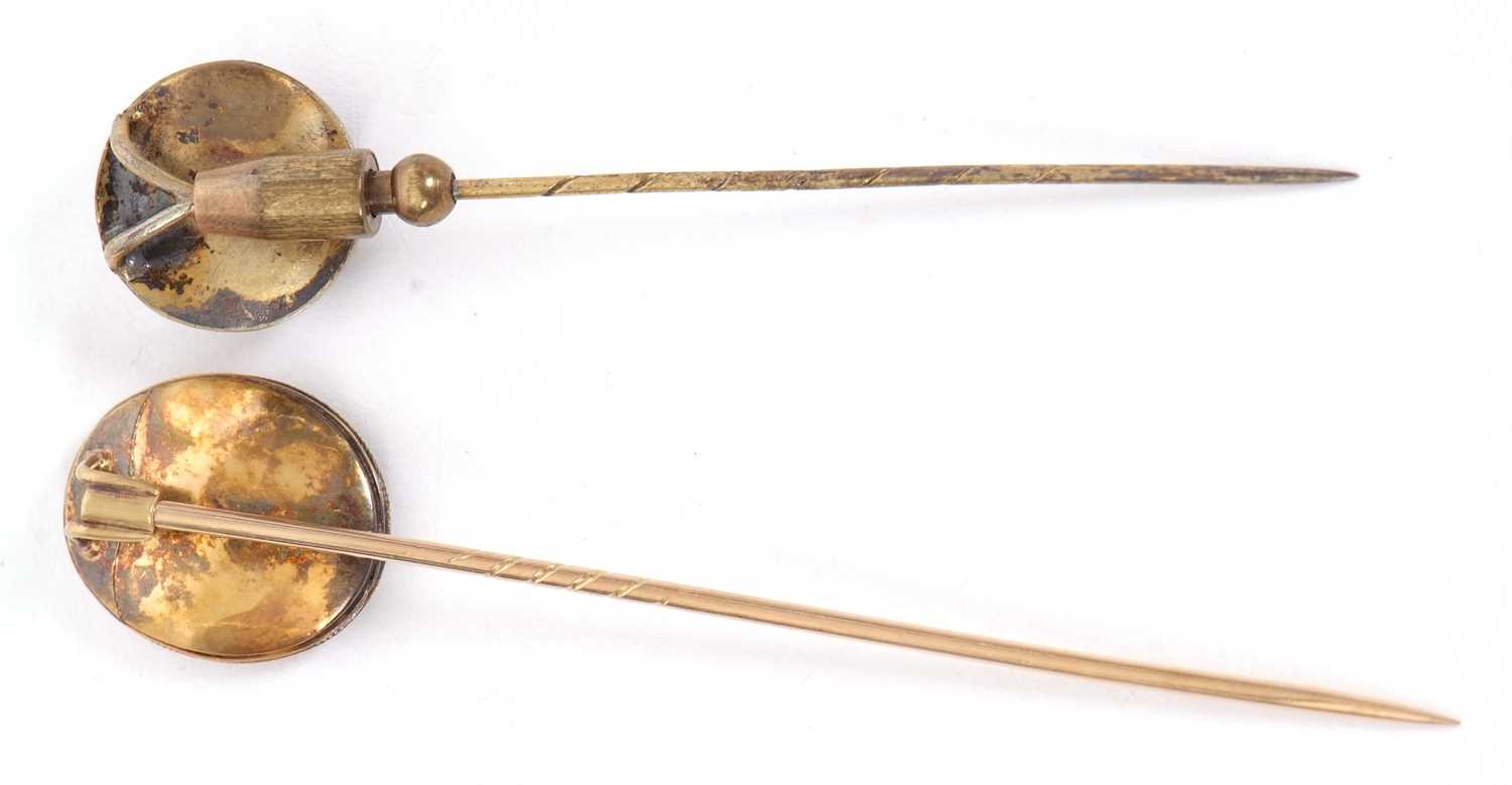 Two 19th century micro mosaic stick pins, the first with an oval head with dove of peace and green - Image 4 of 5