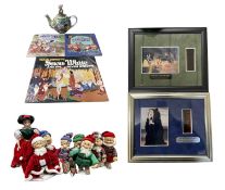 A collection of Disney's Snow White memorabilia, to include: - Ashton-Drake Galleries Snow White and