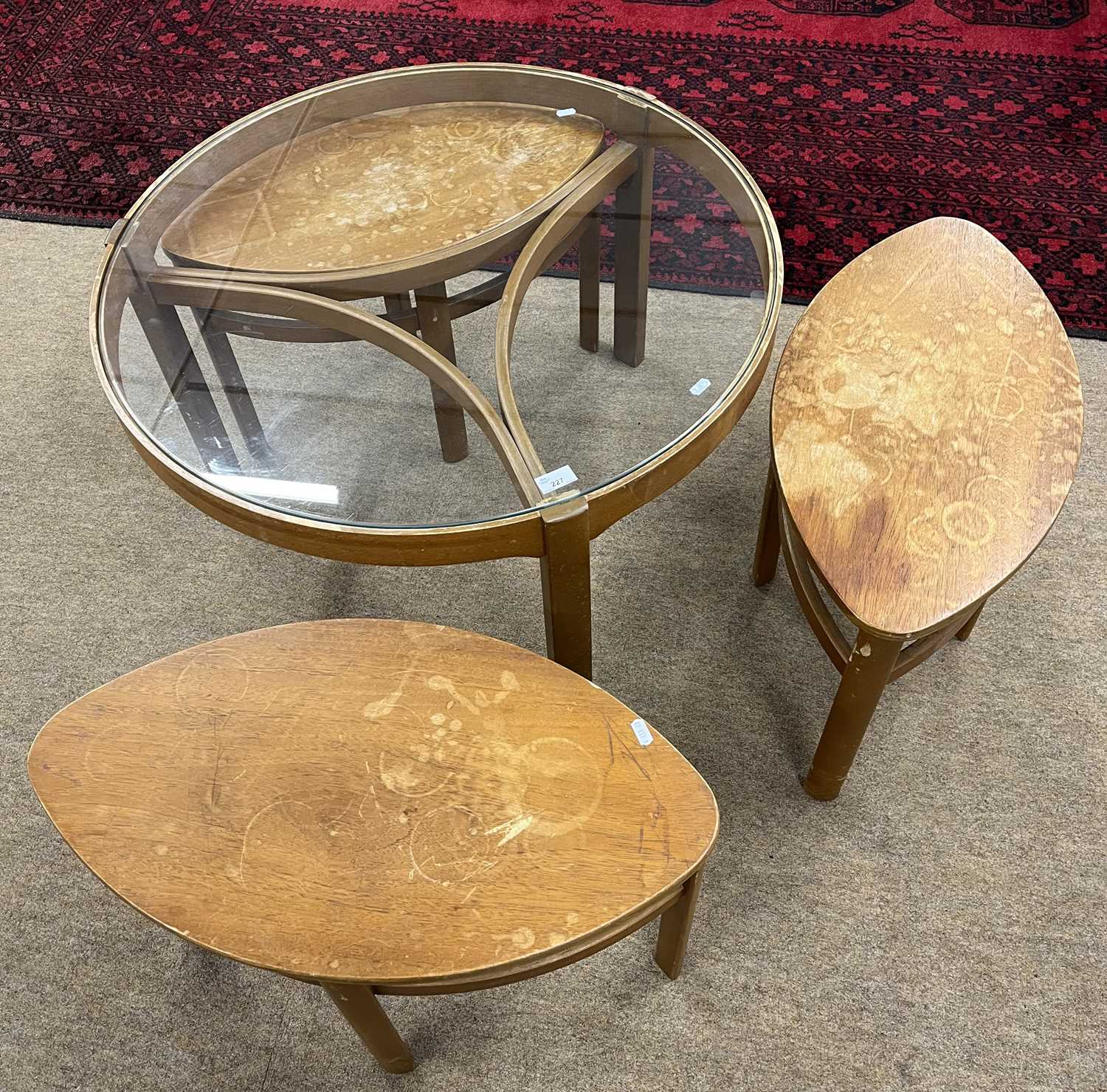 A Nathan Trinity nest of tables with central glass topped table and three further small teak pull - Bild 3 aus 3