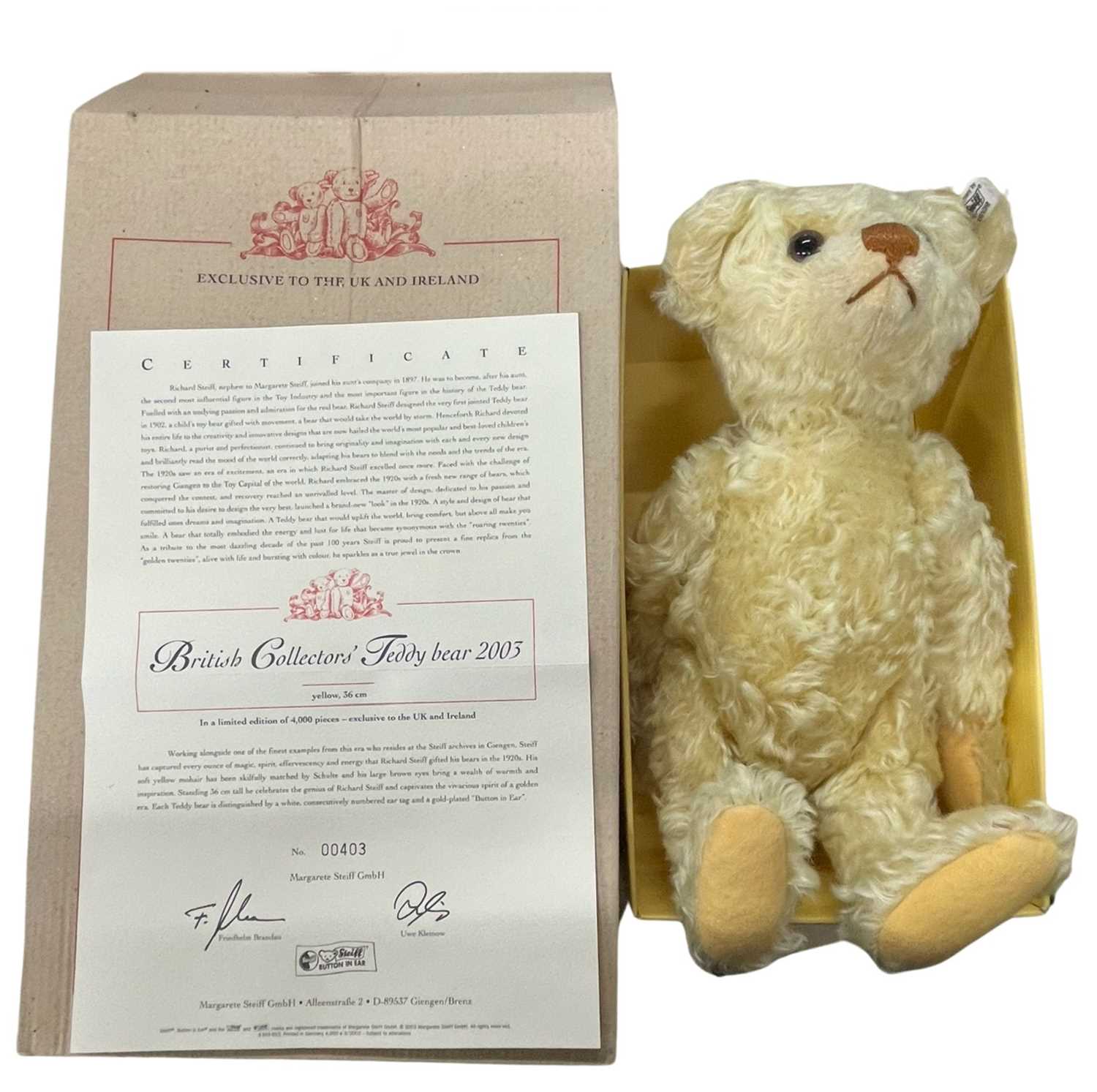 A boxed Steiff British Collector's 2003 Teddy Bear, with certificate. Number 00403 /4000 Also in