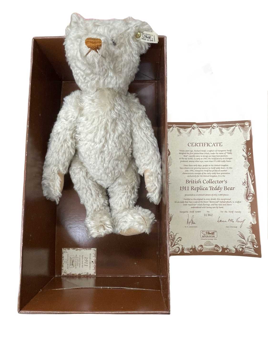 A boxed limited edition Steiff British Collector's 1911 Replica Teddy Bear, with certificate. Number