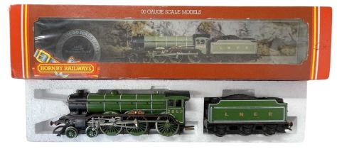 A boxed Hornby 00 gauge R053 LNER B17 Class Manchester United locomotive and tender