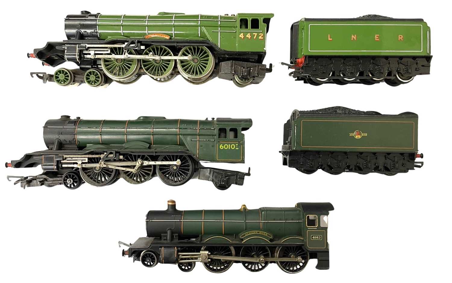 Three Triang/Hornby 00 gauge locomotives, to include: - R850/5 Flying Scotsman 4472 and tender -