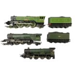 Three Triang/Hornby 00 gauge locomotives, to include: - R850/5 Flying Scotsman 4472 and tender -