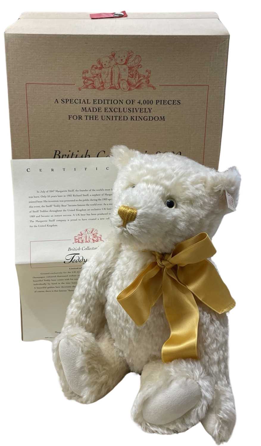 A boxed limited edition Steiff British Collector's 2000 Teddy Bear in champagne, with certificate.