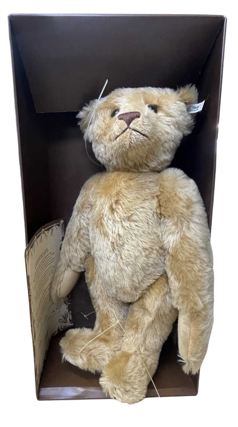 A boxed limited edition Steiff British Collector's 1907 Replica Teddy Bear, with certificate. Number