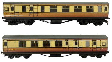 A pair of tinplate Hornby Dublo 00 gauge rail corridors