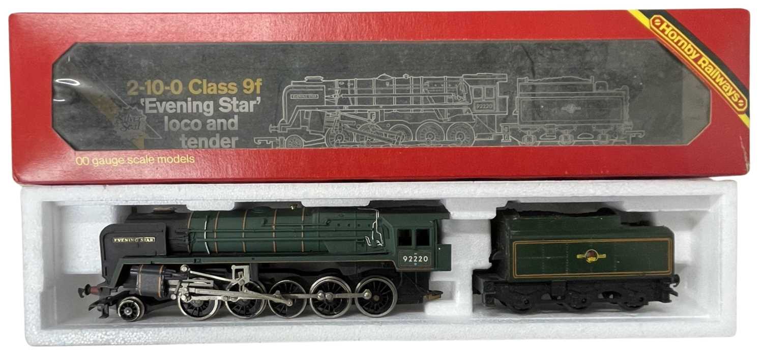 A boxed Hornby 00 gauge R065 BR 2-10-0, 'Evening Star' locomotive and tender