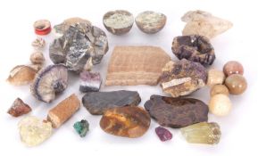 A quantity of mixed mineral specimens to include: Labradorite, Banded Agate slice, Amethyst, Blue