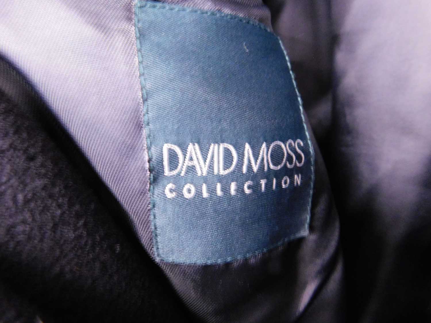 A gentlemans wool and cashmere coat by David Moss, in navy blue, double breasted with belt, size - Image 4 of 5