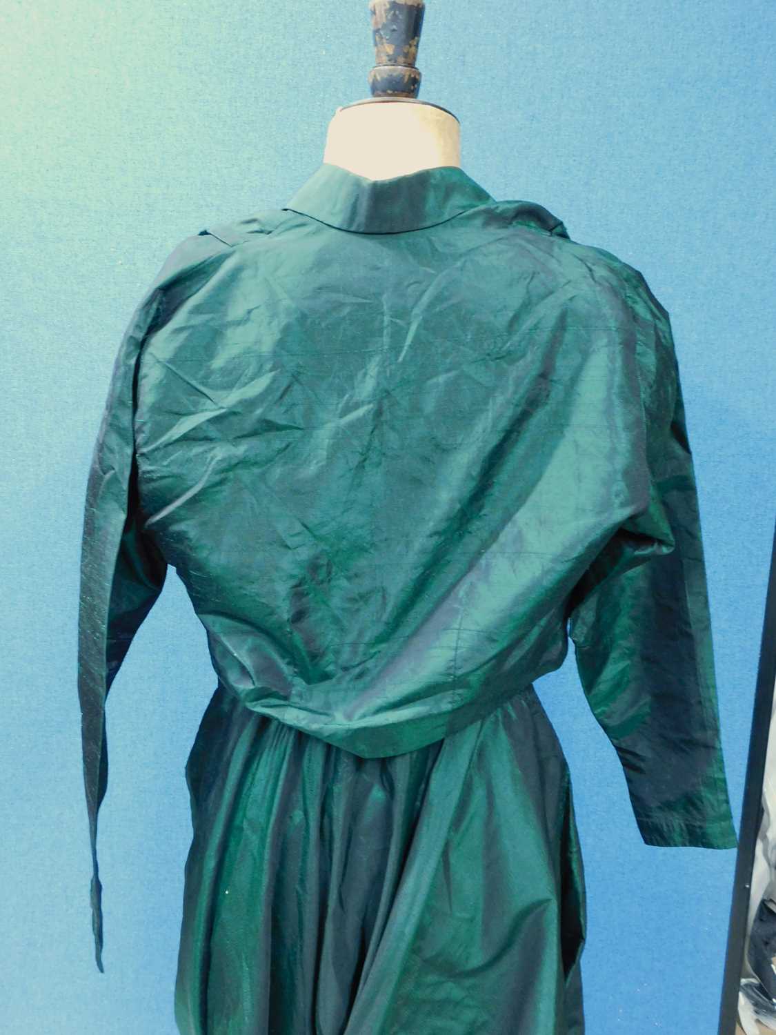 An emerald green satin evening gown with velvet and sequin trim, wide shoulder straps and full skirt - Image 4 of 5