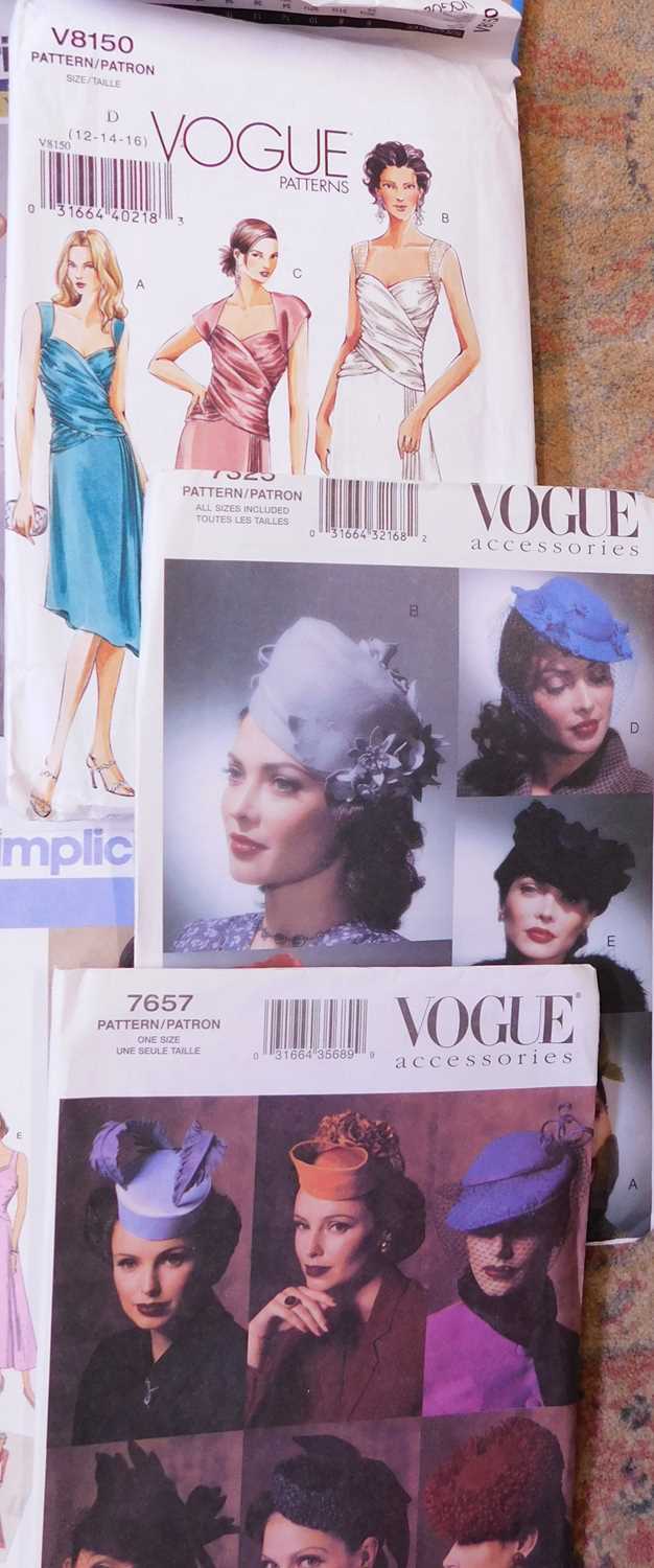 A quantity of sewing patterns to include vintage style dresses, Vogue patterns, and others, (qty) - Image 2 of 4