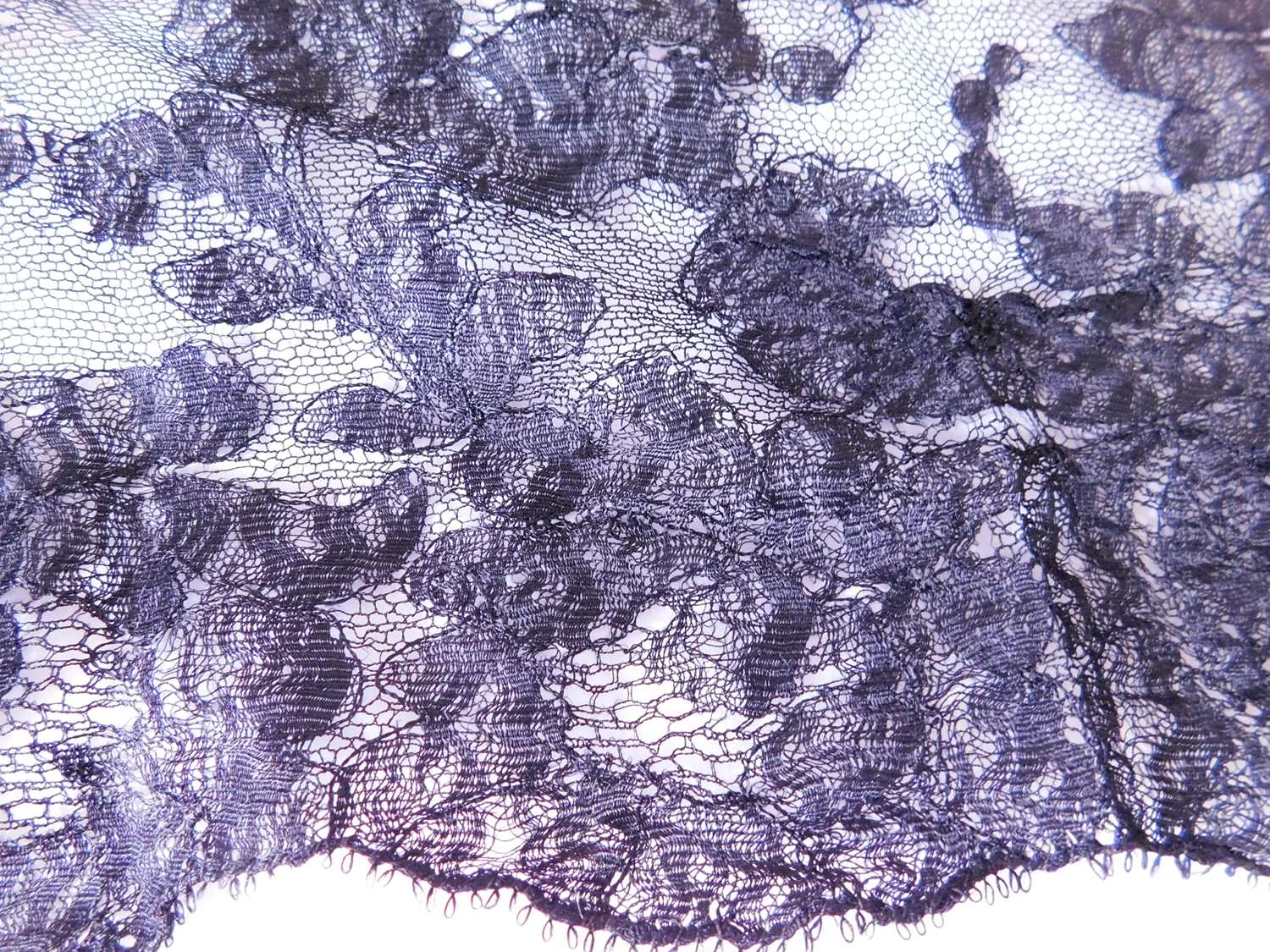 A late Victorian black lace shawl, approx. 39cm wide x 200cm long - Image 2 of 6