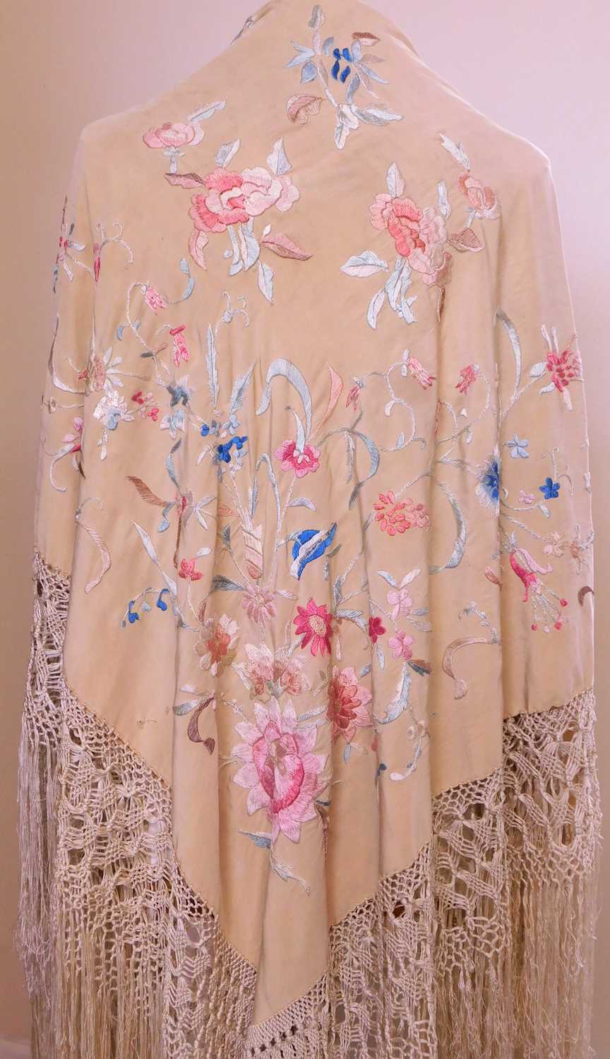 A late 19th / early 20th century silk floral embroidered fringed shawl, together with another - Bild 2 aus 11