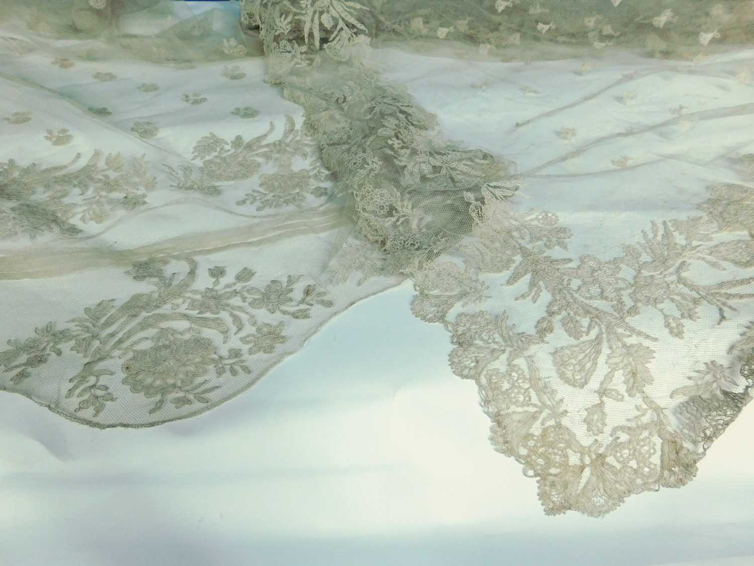 A quantity of Nottingham lace to include a square lace shawl approx 120cm square and a length of - Image 7 of 7