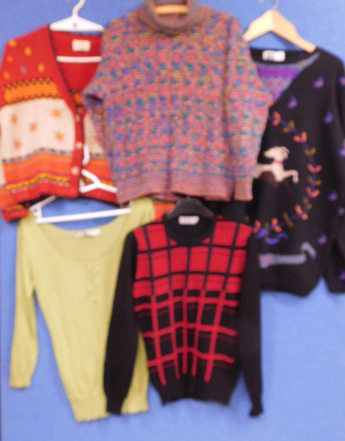 A quantity of lady's knitwear, to include a chenille roll neck by Kenzo, a green scoop neck by - Bild 3 aus 3