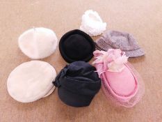 A quanity of mixed lady's hats (7)