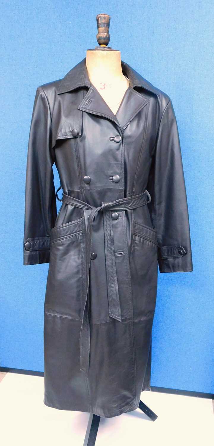 A lady's full length brown leather coat by Higgs, double breasted with front pockets and tie - Image 2 of 12