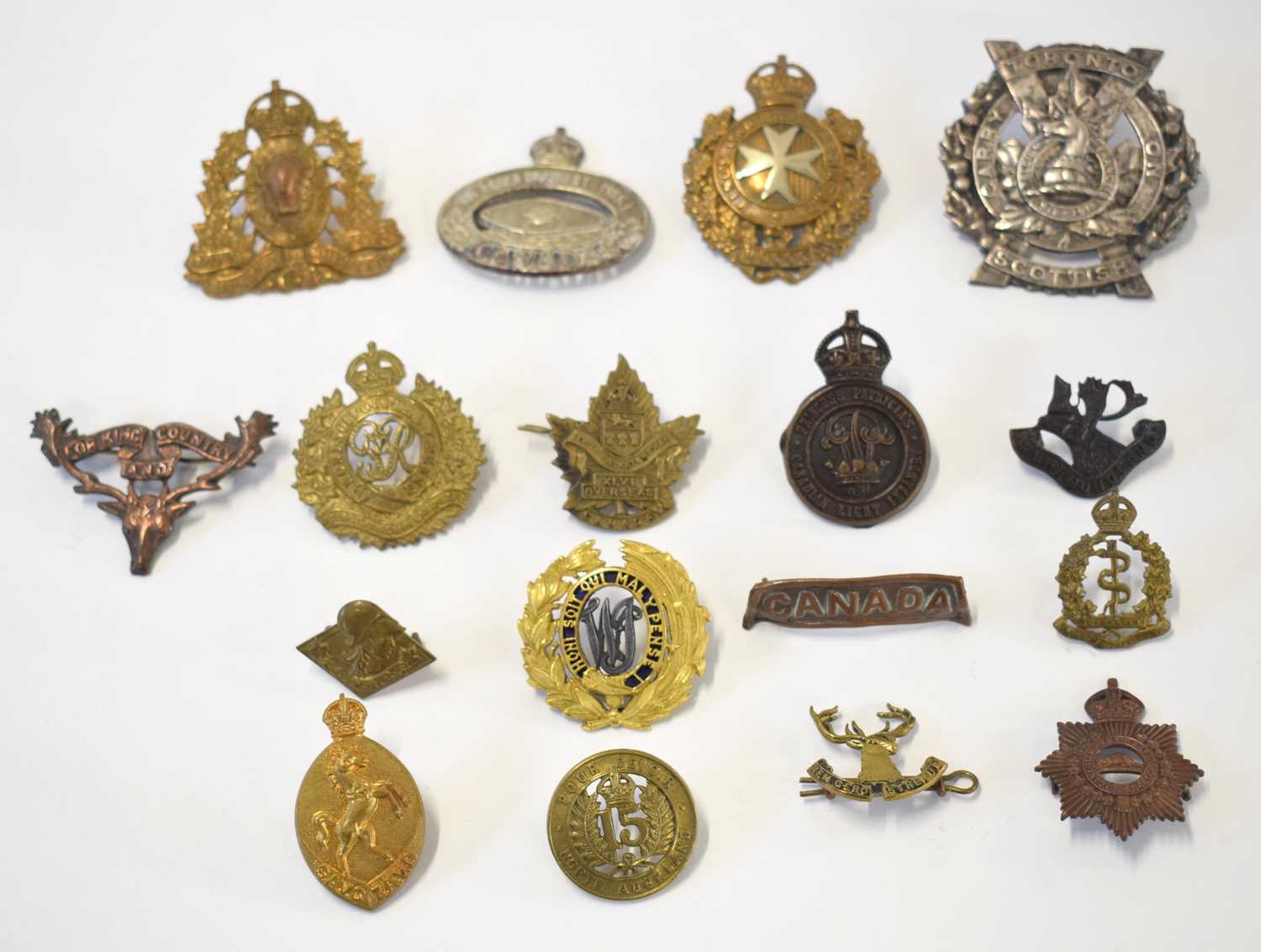 Quantity of 17x various Canadian cap badges to include: Princess Patricias Canadian Light