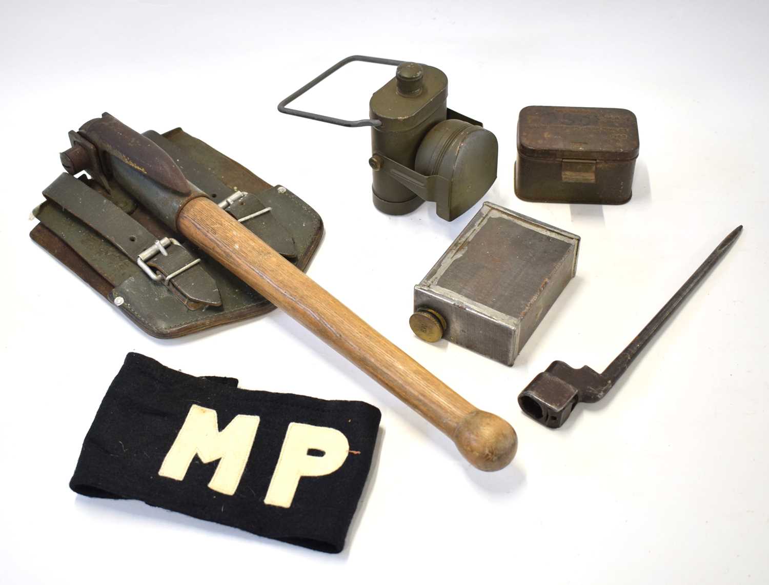 Quantity of militaria to include N0.4 spike bayonet, Royal Navy vickers machine gun oil can,