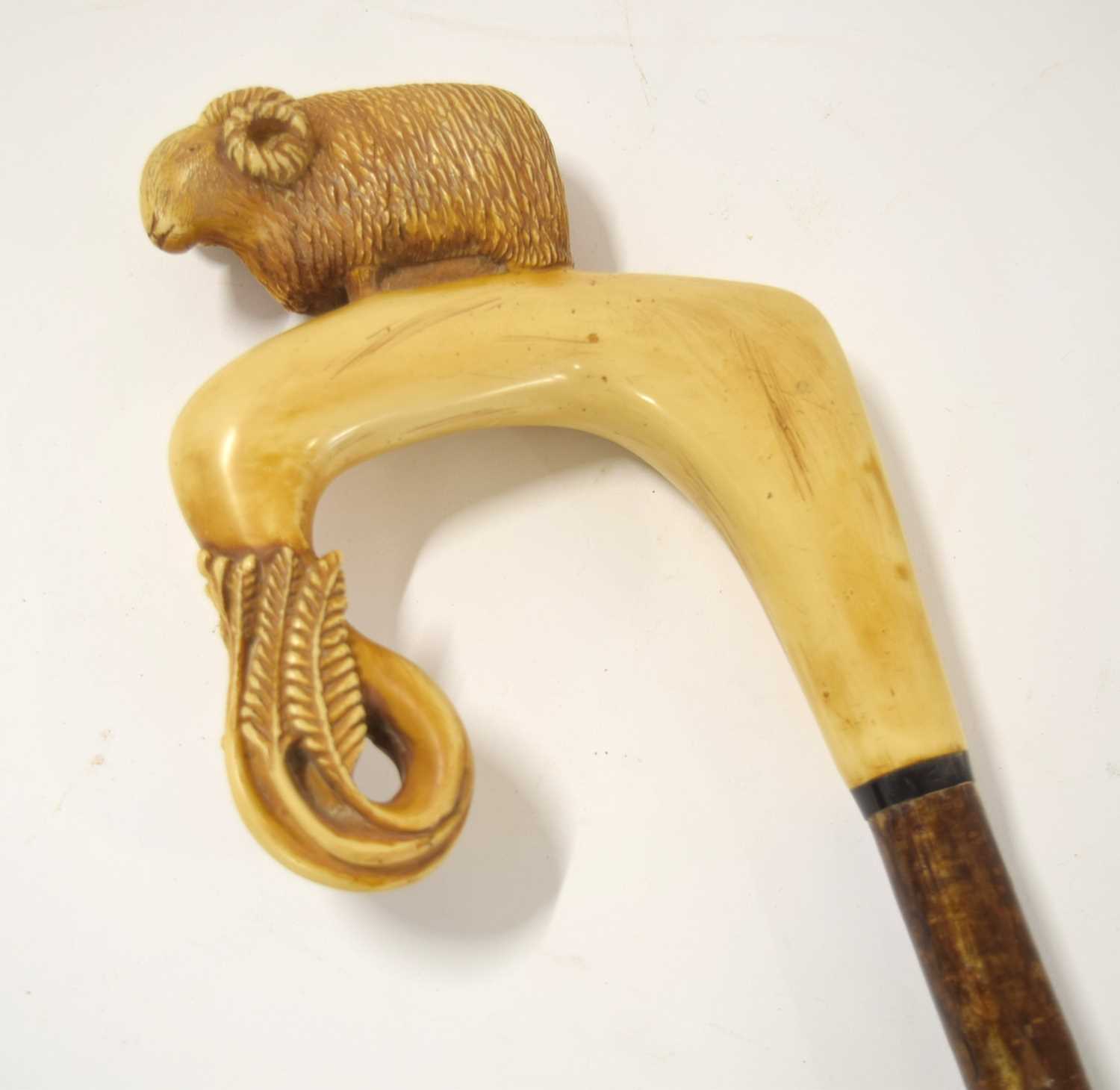 Shepherds crook walking stick / stalking stick with carved figure of ram and barley to horn - Image 2 of 2