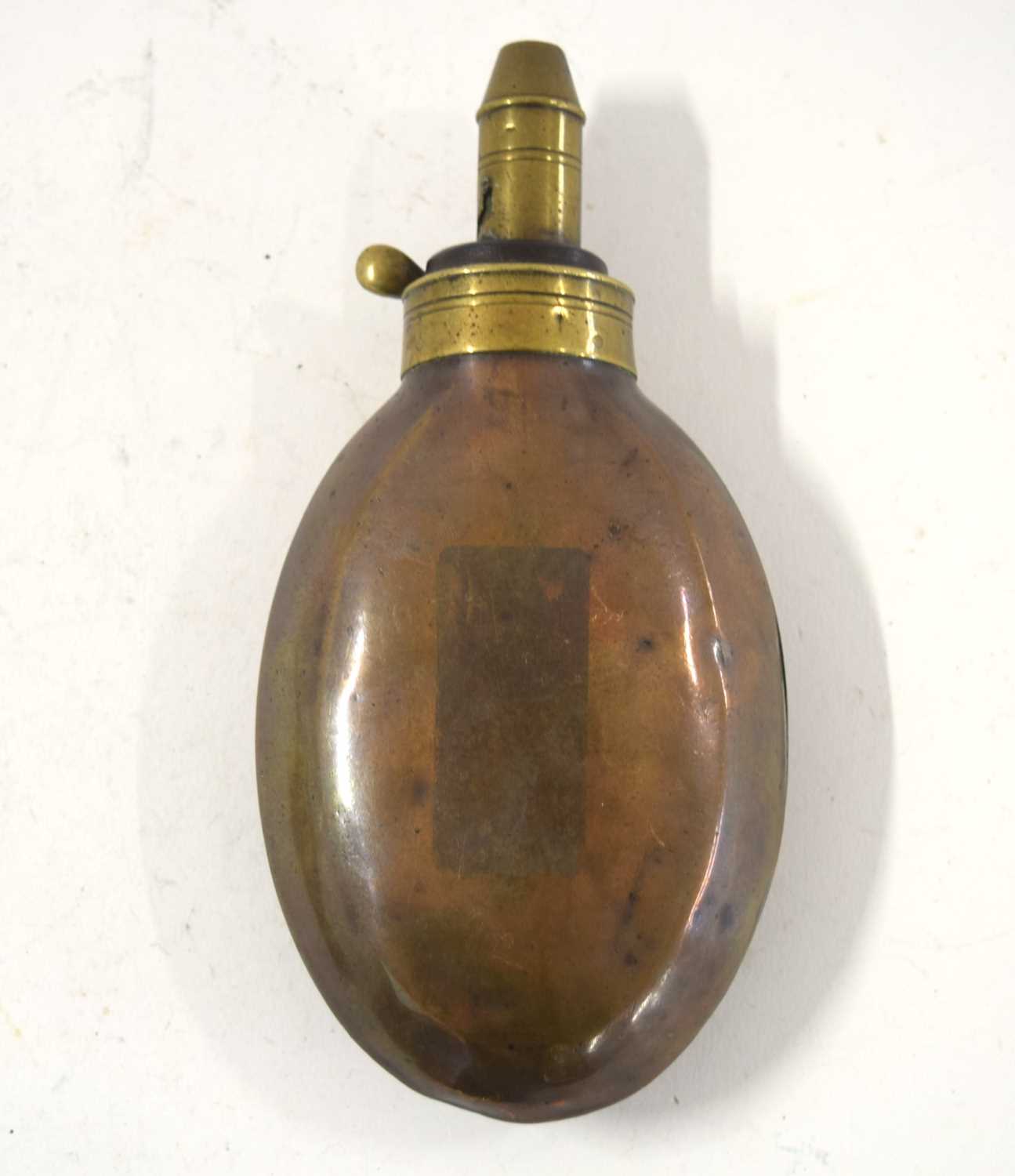 Quantity of 4 brass and copper 19th century hunting powder flasks to include flask with dogs and - Image 9 of 10