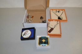 Mixed Lot: Various assorted costume jewellery etc