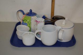 Mixed Lot: Various teapots, small copper pans etc