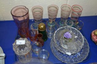 Mixed Lot: Various assorted drinking glasses, glass bowls etc