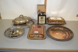 Mixed Lot: Silver plated entree dishes and other items