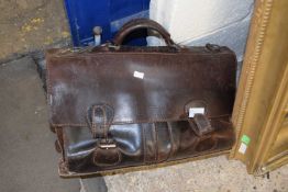 Vintage brown leather Gladstone style bag