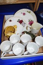 Mixed Lot: Mugs, dinner plates, jugs etc