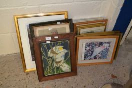 Mixed Lot: Various assorted framed prints to include many of birds, photographic prints etc