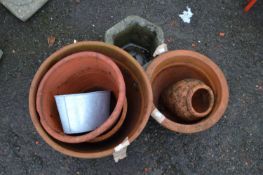 Mixed Lot: Various plant pots