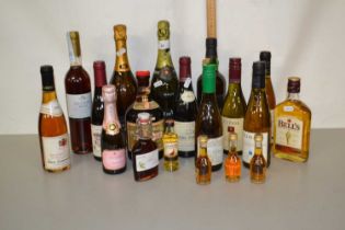 Mixed Lot: Bottles and half bottles of various wine and champagne and sparkling wines plus a further