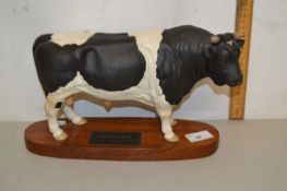 Beswick Connoisseur model Friesian bull set on a wooden plinth base