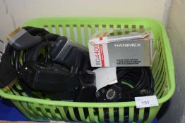 Quantity of camera flashes, cabling etc