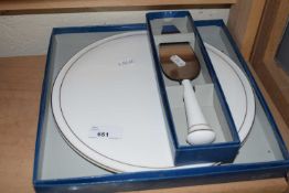 A Royal Worcester Contessa cake plate and matching cake slicer, boxed