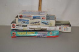 Mixed Lot: Boxed Airfix and other construction kits