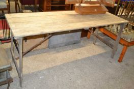 Pine tressel table