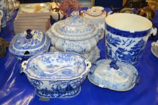 Mixed Lot: Various blue and white wares to include a large soup tureen, Willow Pattern slop pale,