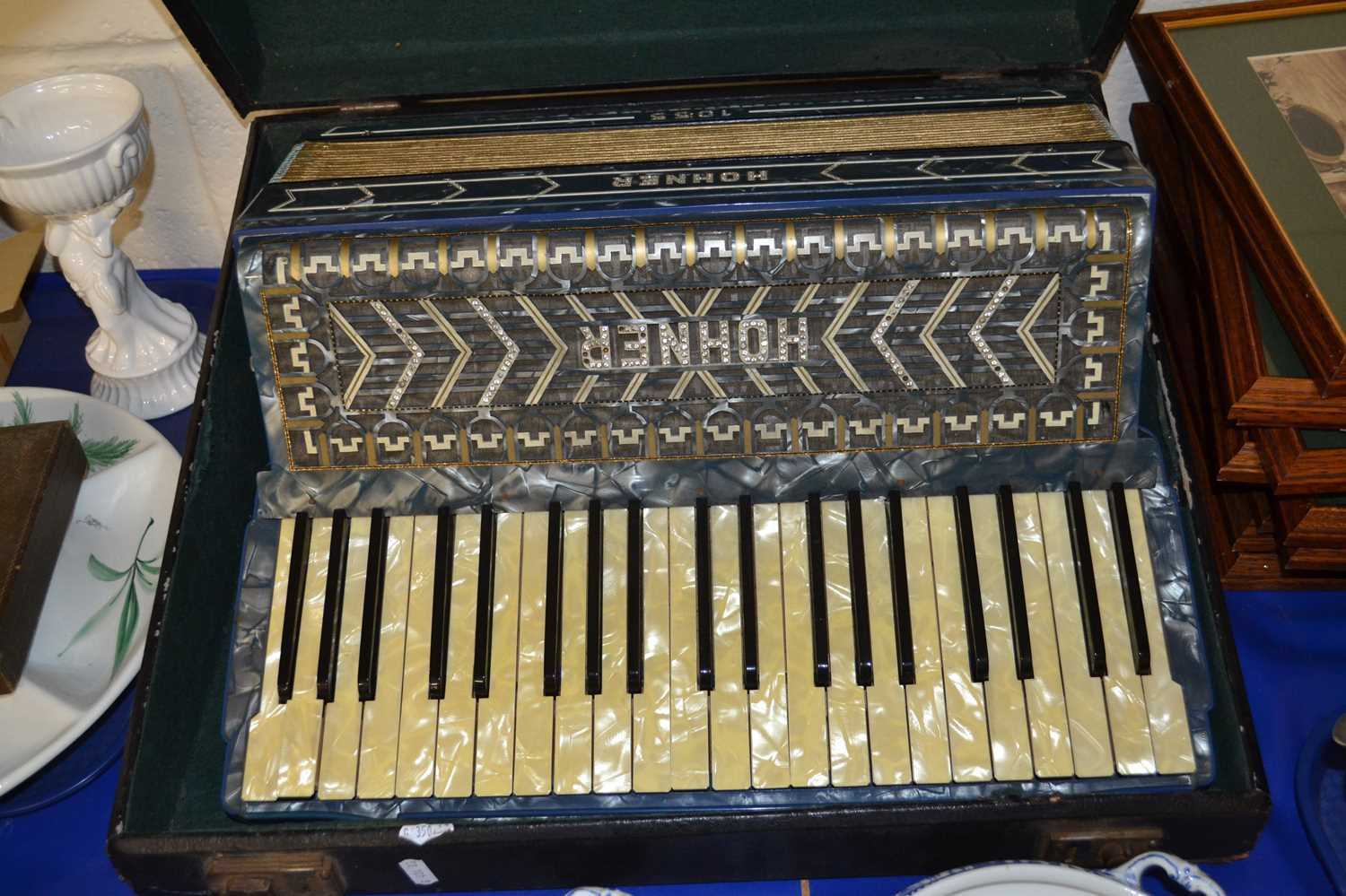 Vintage Hohner 1055 accordion, cased