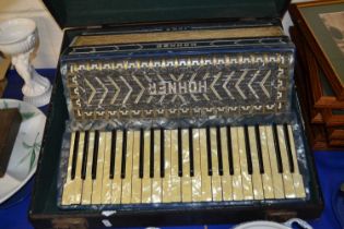 Vintage Hohner 1055 accordion, cased