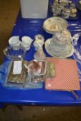 Mixed Lot: Various assorted ceramics, vintage tins, cased cutlery etc