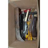 Box of various assorted pen knives and others