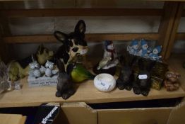 Mixed Lot: Assorted figurines, collectors tin etc