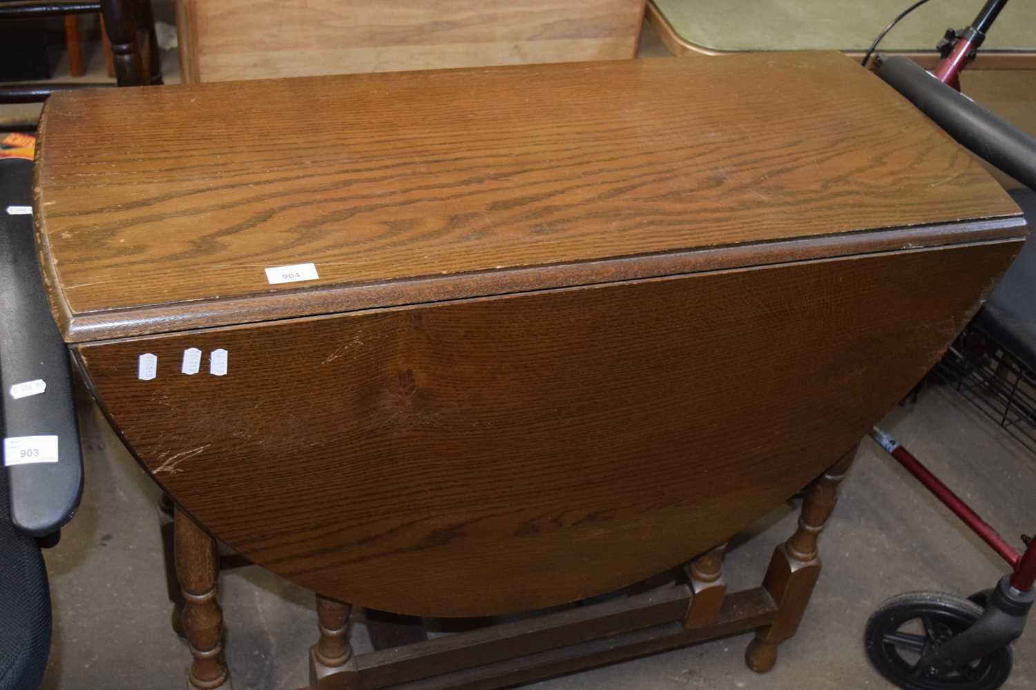 Drop leaf table