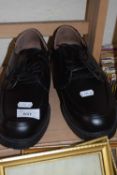 A pair of gents black shoes, size 9