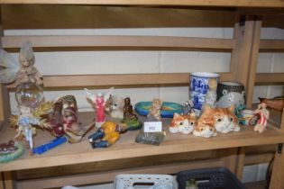 Mixed Lot: Assorted figurines