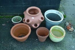 Mixed Lot: Various ceramic and plastic plant pots (6)
